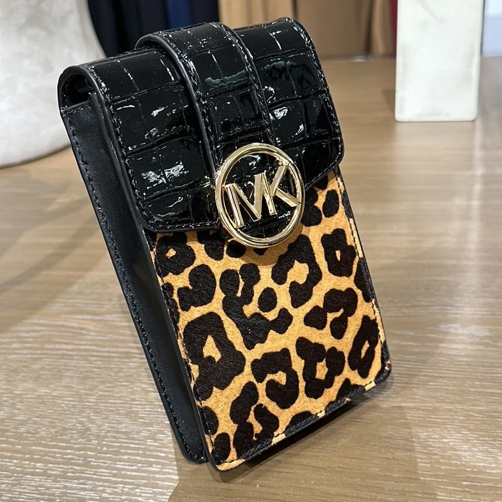 Michael Kors Carmen Leopard Print Logo Small Phone Case Xbody Bag - Picture 3 of 12